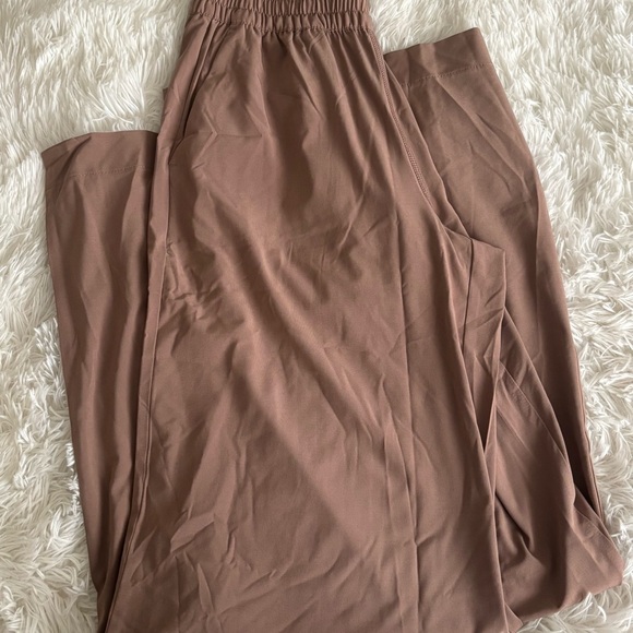 Vuori Women’s Villa Wideleg - Picture 5 of 9